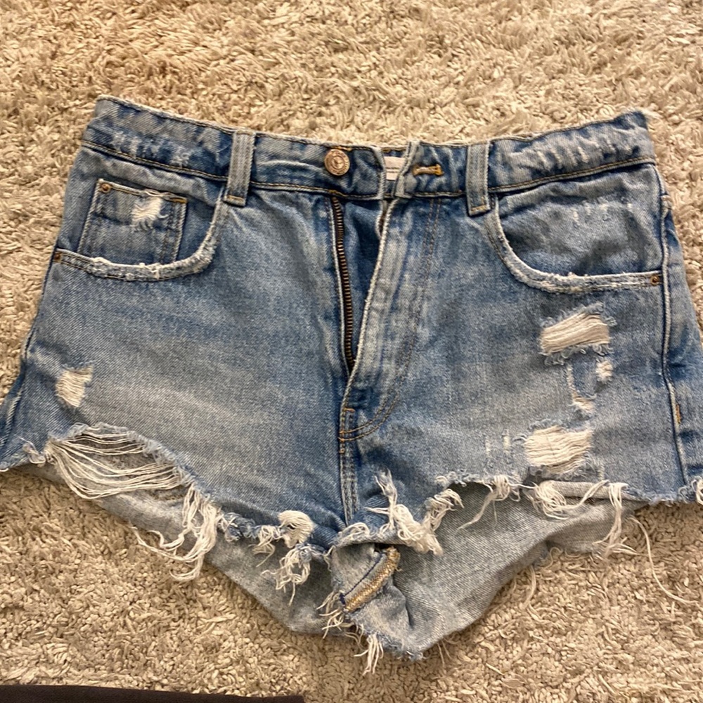 Zara light ways jean shorts